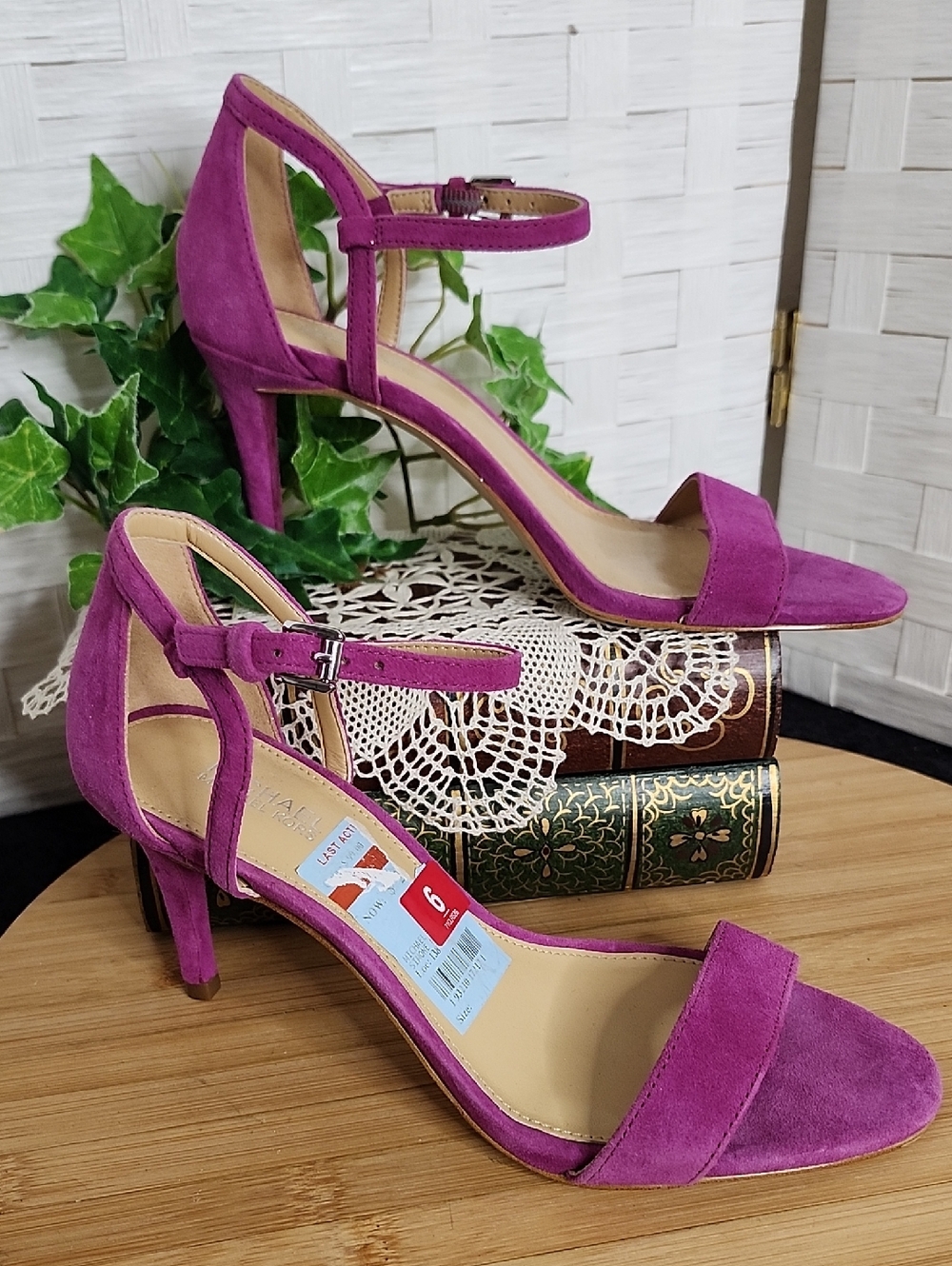 ๐*MICHAEL KORS* SIMONE STRAPPY ANKLE~ 3" HEELS ~GARNET SUEDE LEATHER ~SIZE: 6 - Picture 2 of 9
